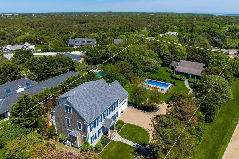 Stunning Edgartown home in a premier location with a guest house - Beach Home for sale in Edgartown, Massachusetts on Beachhouse.com