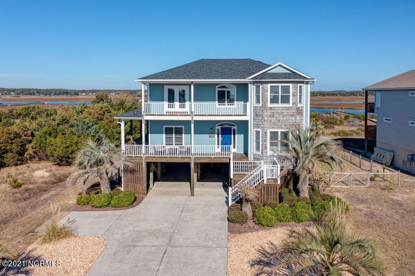 Now available is this amazing canal front, 5 bedroom, 3.5 bath - Beach Home for sale in Oak Island, North Carolina on Beachhouse.com