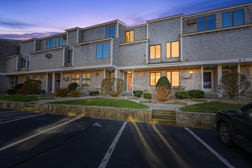 Welcome to The Yachtsman Condos at 500 Ocean Street in Hyannis - Beach Condo for sale in Hyannis, Massachusetts on Beachhouse.com