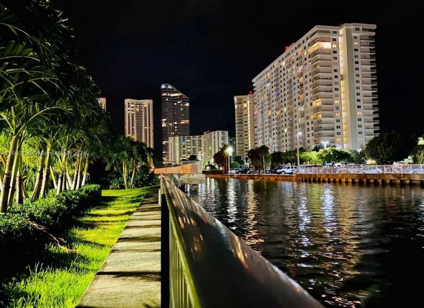 Discover this one-bedroom, one-bathroom unit in the heart of - Beach Condo for sale in Sunny Isles Beach, Florida on Beachhouse.com