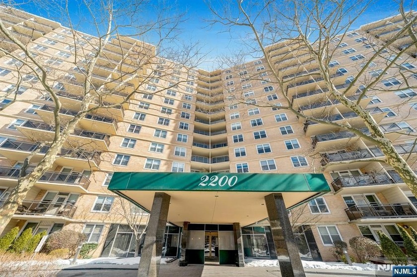 Welcome to this spacious 1-bedroom,1Bath coop available in one - Beach Other for sale in Fort Lee, New Jersey on Beachhouse.com