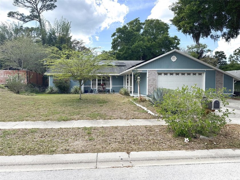Welcome to one of Palm Harbor's best-kept secrets -- a home that - Beach Home for sale in Palm Harbor, Florida on Beachhouse.com