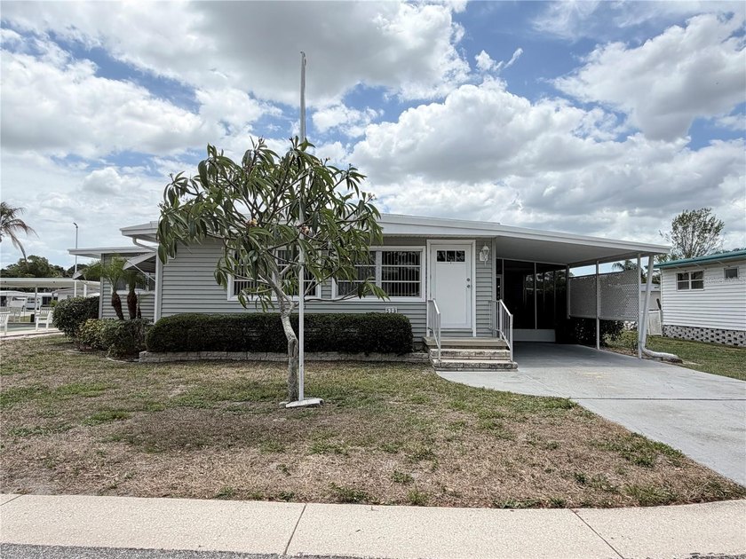 Welcome to easy Florida living in the highly sought-after - Beach Home for sale in Clearwater, Florida on Beachhouse.com
