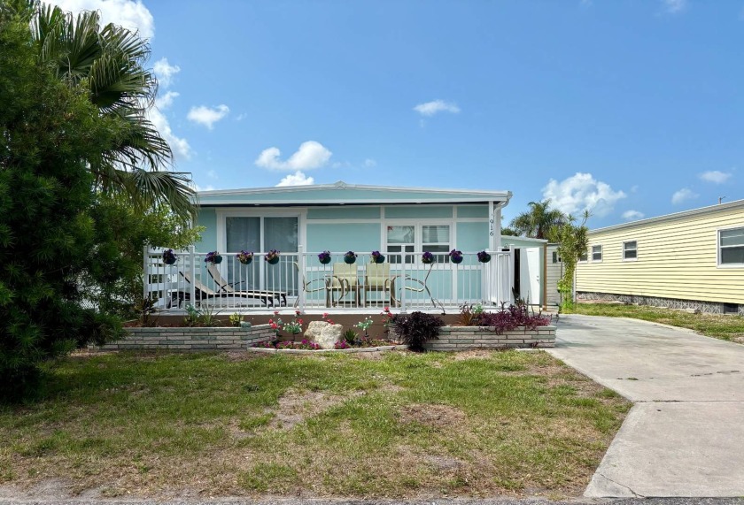 Exquisitely Updated Home in a Prime Bay Indies Location - Beach Home for sale in Venice, Florida on Beachhouse.com