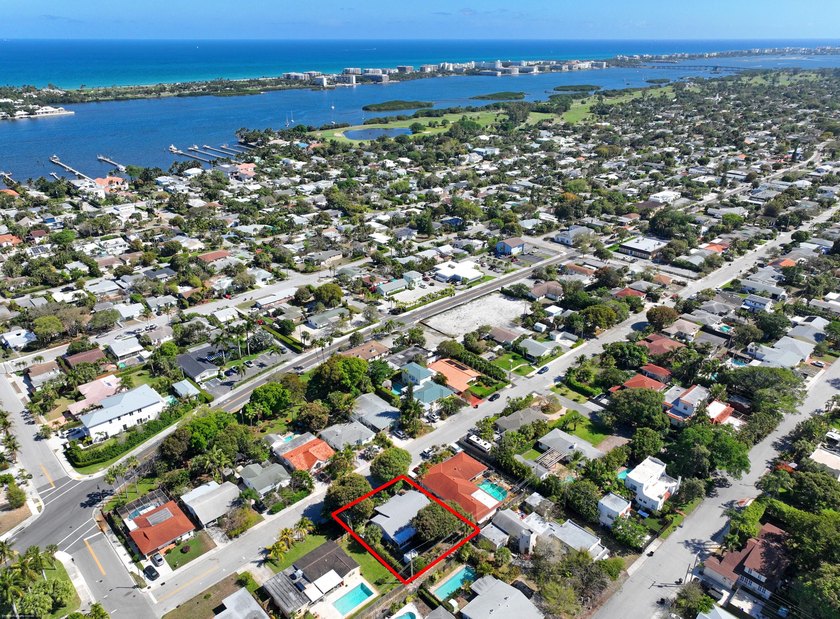 Located in the heart of coastal South Florida, this updated and - Beach Home for sale in Lake Worth Beach, Florida on Beachhouse.com