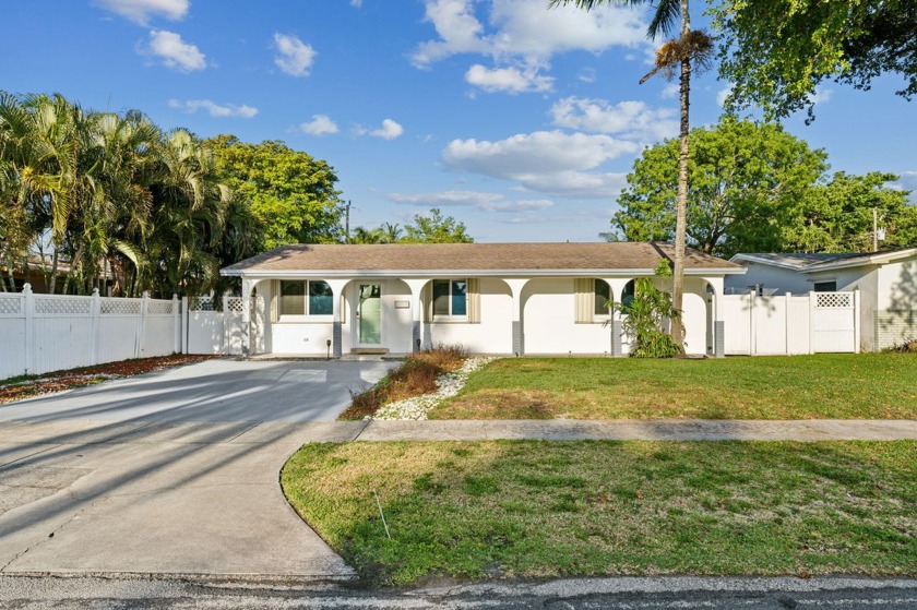 Rare 5bed/3bath home with a die for backyard and pool that - Beach Home for sale in Dania, Florida on Beachhouse.com