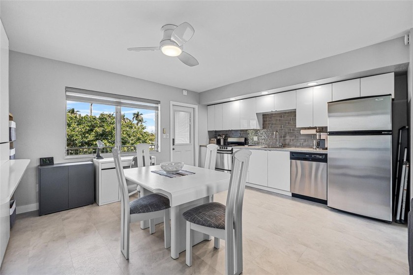 Spacious, fully updated and furnished condo in the heart of - Beach Other for sale in Dania, Florida on Beachhouse.com