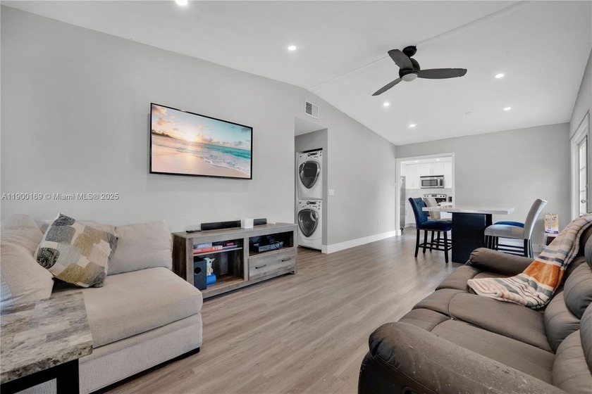 New Roof, Fully Renovated & Huge Lot! This stylish 3BD/2BA has a - Beach Home for sale in Fort Lauderdale, Florida on Beachhouse.com