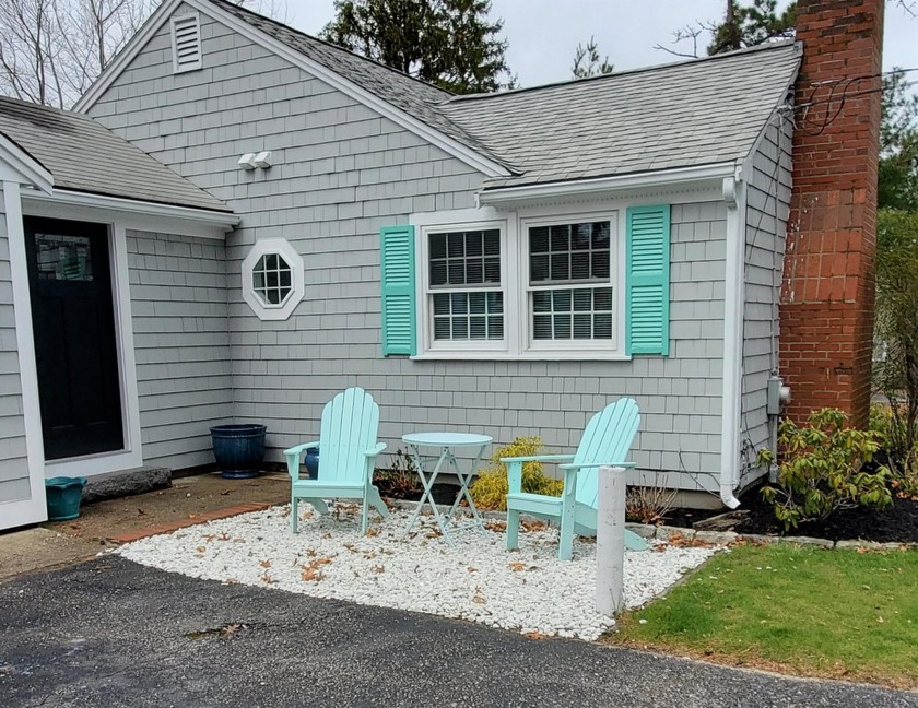 Beautifully renovated three bedroom home with Central Air, and - Beach Home for sale in West Dennis, Massachusetts on Beachhouse.com