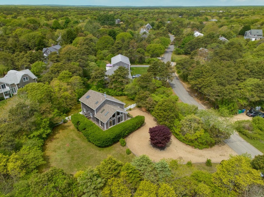 Vacation Getaway in Edgartown Estates - This sunny and welcoming - Beach Home for sale in Edgartown, Massachusetts on Beachhouse.com