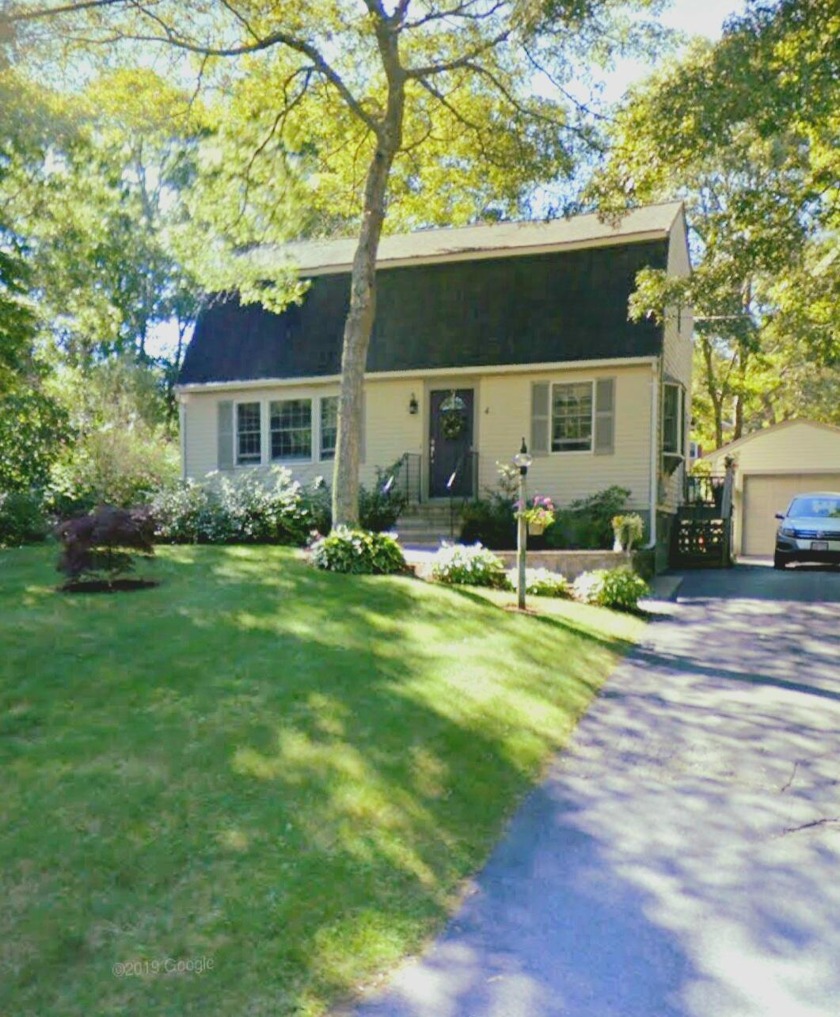 Welcome to this charming meticulously maintained home situated - Beach Home for sale in Monument Beach, Massachusetts on Beachhouse.com