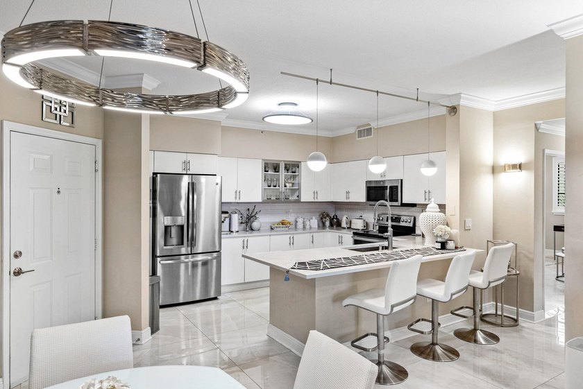 Best priced and prettiest 3 bedroom 2 bath condo in the heart of - Beach Condo for sale in Boca Raton, Florida on Beachhouse.com