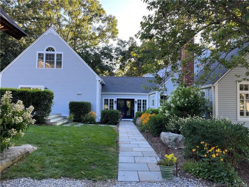 Welcome to Hydrangea Hill, A stylish 5-bedroom, 4-bathroom - Beach Home for sale in Madison, Connecticut on Beachhouse.com