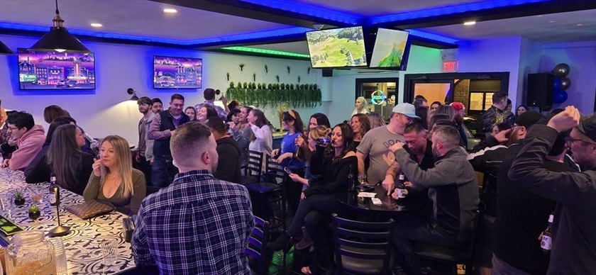 Sports Bar for Sale - located in Winthrop. All Licenses are up - Beach Lot for sale in Winthrop, Massachusetts on Beachhouse.com