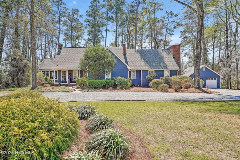 Welcome to your private oasis including a sparkling pool in the - Beach Home for sale in Wilmington, North Carolina on Beachhouse.com