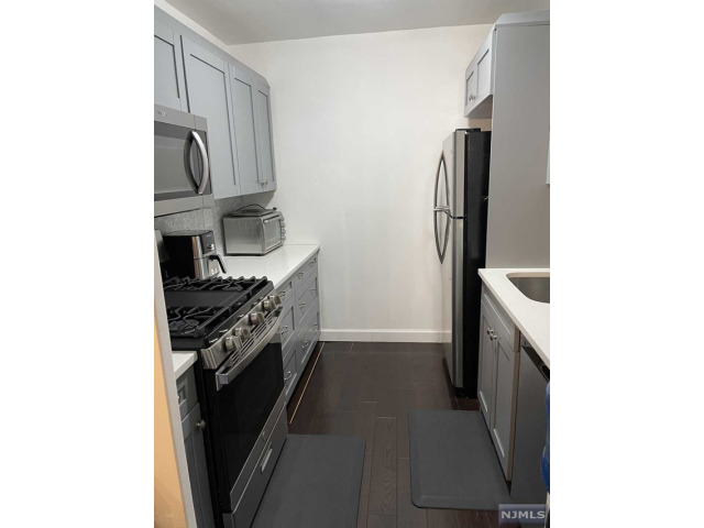 Gorgeous Renovated 2 Bedroom/2 Bath/Den (or bedroom) ready for - Beach Apartment for sale in Guttenberg, New Jersey on Beachhouse.com