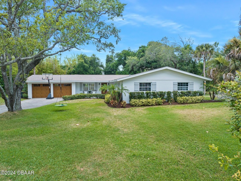 Fabulous 4 bedroom home on a sprawling, oversized, oak covered - Beach Home for sale in Ormond Beach, Florida on Beachhouse.com