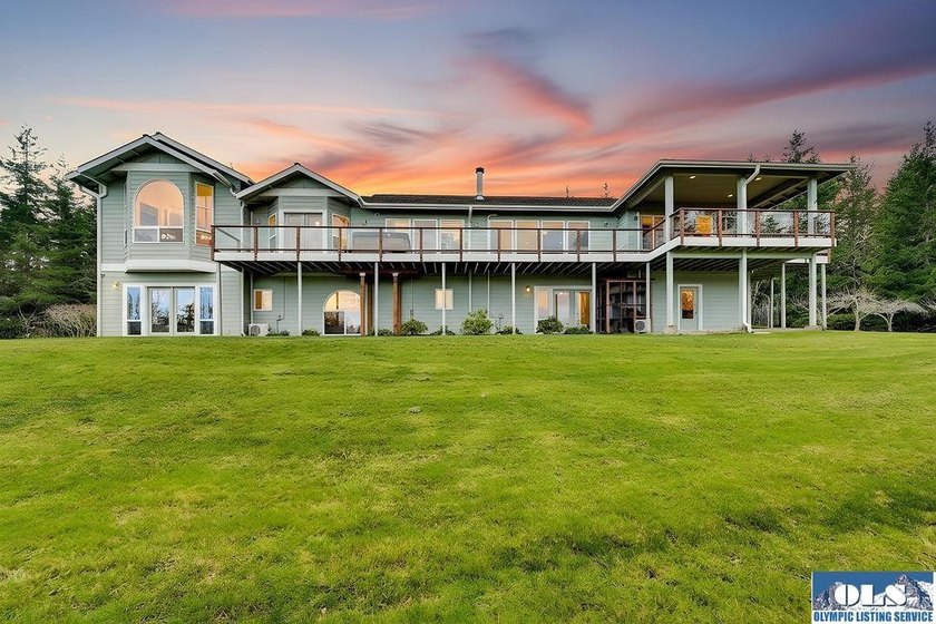 Privacy abounds at this remarkable estate, ideally located - Beach Home for sale in Gardiner, Washington on Beachhouse.com