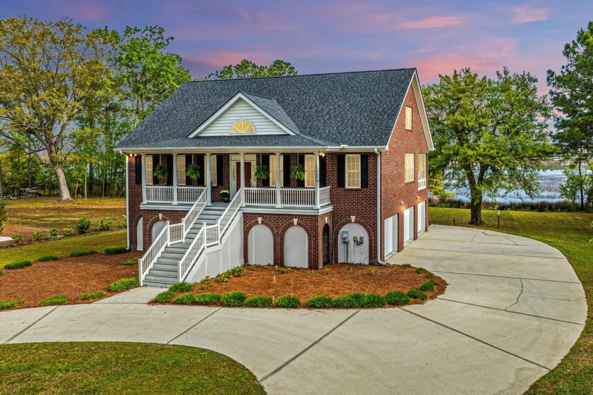 Don't miss out on this exceptional opportunity to own a hidden - Beach Home for sale in Mount Pleasant, South Carolina on Beachhouse.com