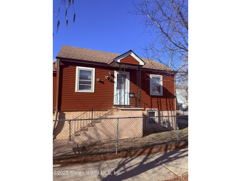 **Charming Home in Midland Beach!**

Welcome to 215 Colony Ave - Beach Home for sale in Staten Island, New York on Beachhouse.com