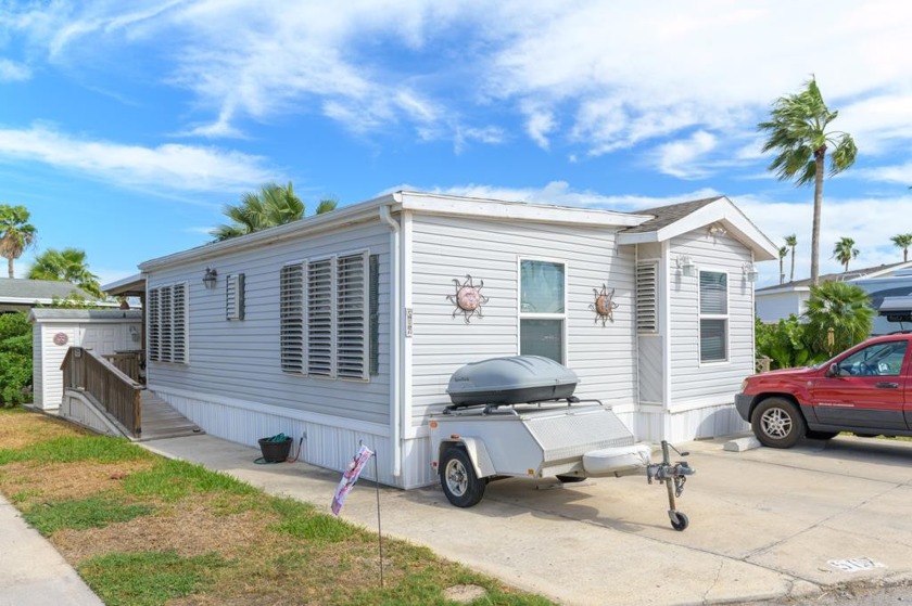 Cute park model with island room addition.  Two bed & two bath - Beach Home for sale in Port Isabel, Texas on Beachhouse.com