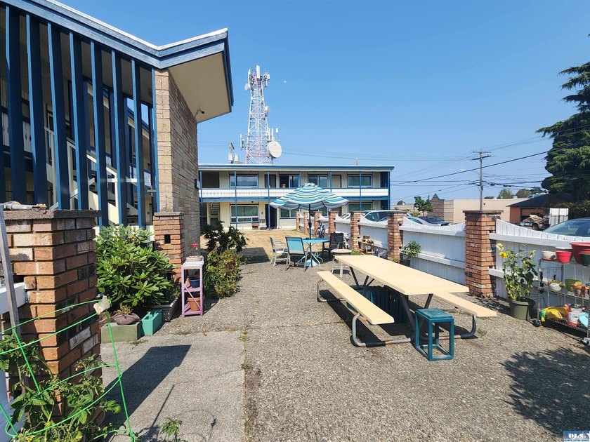 Well maintained and updated 12 unit apartment in central - Beach Lot for sale in Port Angeles, Washington on Beachhouse.com