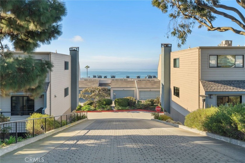 Discover the perfect opportunity to own this well-loved - Beach Townhome/Townhouse for sale in Redondo Beach, California on Beachhouse.com