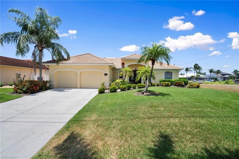 Prime location near Cape Harbor! Situated just off El Dorado - Beach Home for sale in Cape Coral, Florida on Beachhouse.com