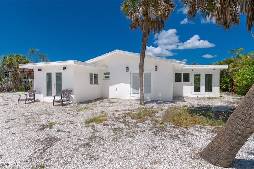 Welcome to your fortress of luxury in the heart of Sanibel - Beach Home for sale in Sanibel, Florida on Beachhouse.com