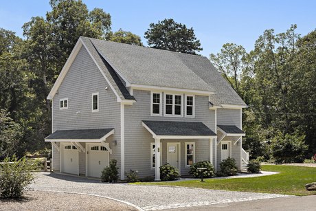 This Recently Constructed Carriage House in Vineyard Haven is - Beach Home for sale in Vineyard Haven, Massachusetts on Beachhouse.com