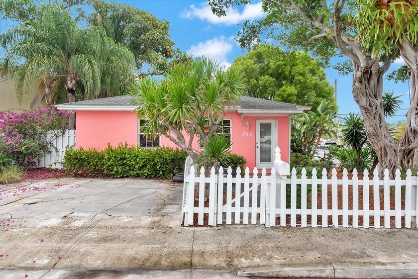 4 unit multi family property in the city of Lake Worth Beach - Beach Home for sale in Lake Worth Beach, Florida on Beachhouse.com