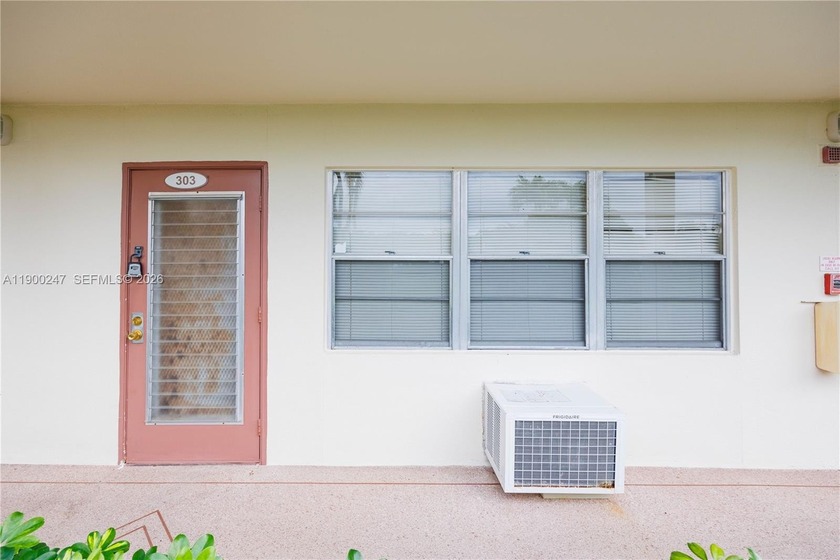 Experience the elegance and tranquility of Boca Raton living in - Beach Condo for sale in Boca Raton, Florida on Beachhouse.com