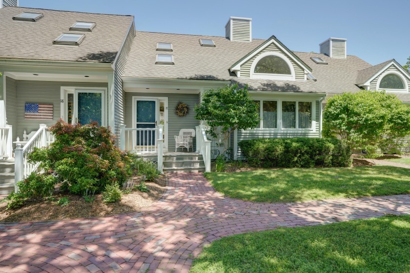 KATAMA CONDOMINIUM IN MEETINGHOUSE VILLAGE - A bright and sunny - Beach Condo for sale in Edgartown, Massachusetts on Beachhouse.com