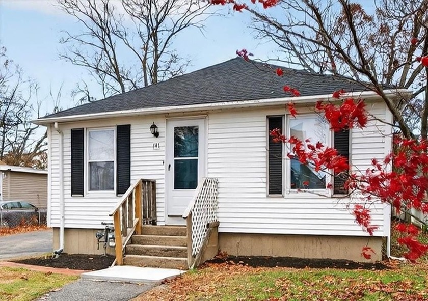 Discover exceptional versatility with this unique property - Beach Home for sale in Warwick, Rhode Island on Beachhouse.com