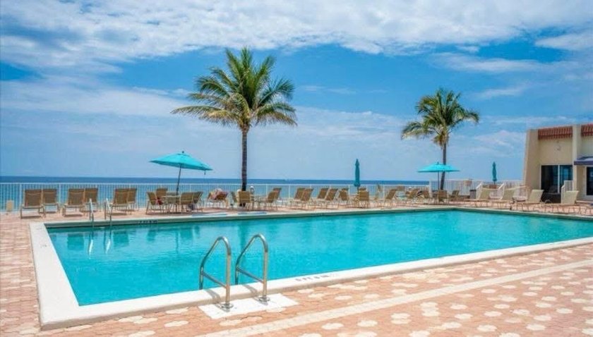 2 bedroom 2 bathroom Nestled in the heart of South Palm Beach! - Beach Condo for sale in South Palm Beach, Florida on Beachhouse.com