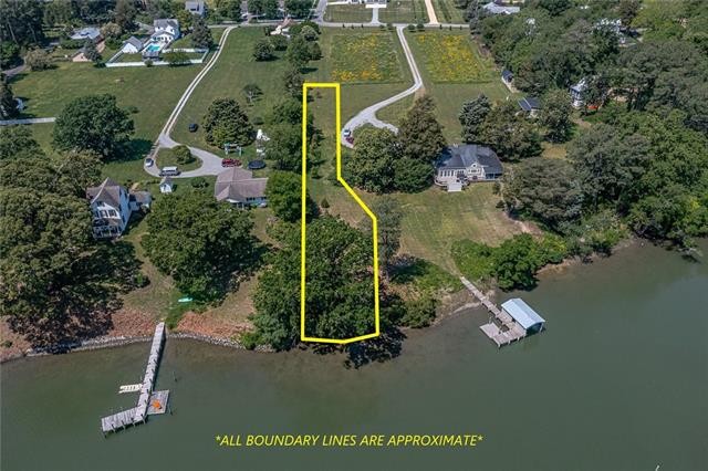 Great opportunity for a serene waterfront lot in the heart if - Beach Lot for sale in Lancaster, Virginia on Beachhouse.com