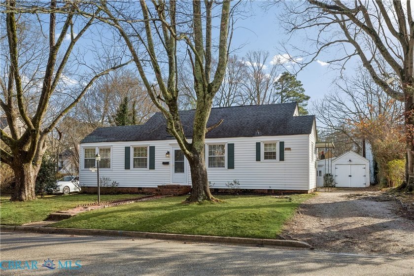 City of Williamsburg address and low taxes too! Just a moment - Beach Home for sale in Williamsburg, Virginia on Beachhouse.com