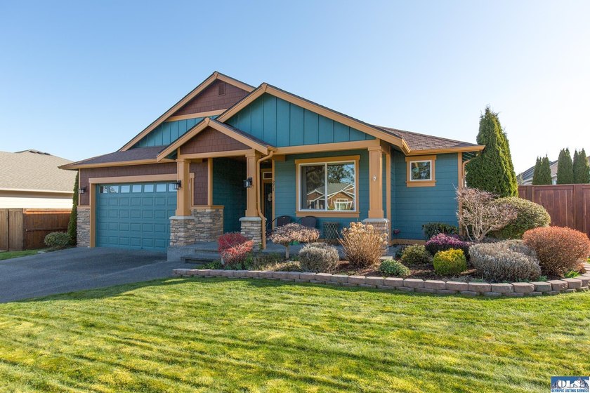 Welcome to this beautiful home in the desirable Olympic Crest - Beach Home for sale in Sequim, Washington on Beachhouse.com