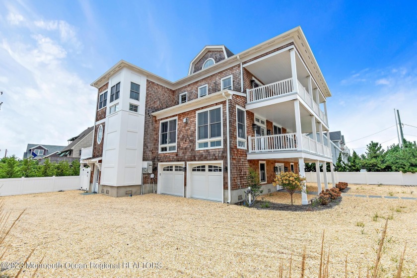 This newly constructed 5BR/5.2BA Shingle style home in - Beach Home for sale in Mantoloking, New Jersey on Beachhouse.com