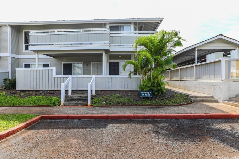 Come out and se this rarely available and spacious Kuani - Beach Condo for sale in Waipahu, Hawaii on Beachhouse.com