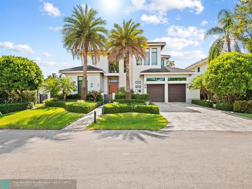 Renovated in 2022, this exquisite waterfront estate, designed by - Beach Home for sale in Fort Lauderdale, Florida on Beachhouse.com