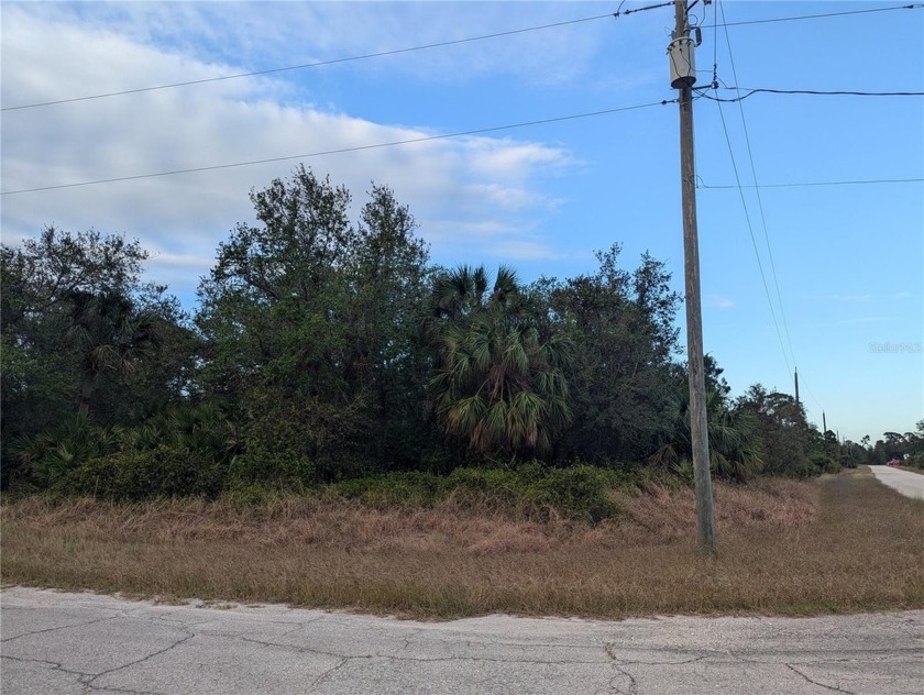 Looking for the perfect place to build your dream home? This - Beach Lot for sale in North Port, Florida on Beachhouse.com