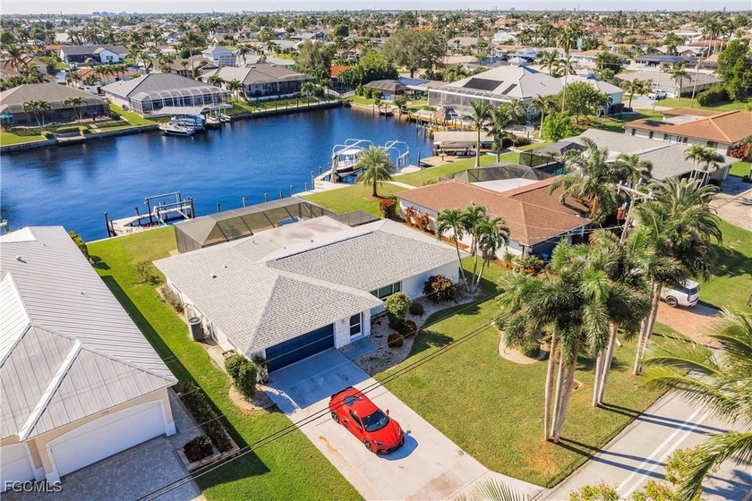 Short sale. Exceptional Sailboat Direct Gulf Access to The Gulf - Beach Home for sale in Cape Coral, Florida on Beachhouse.com