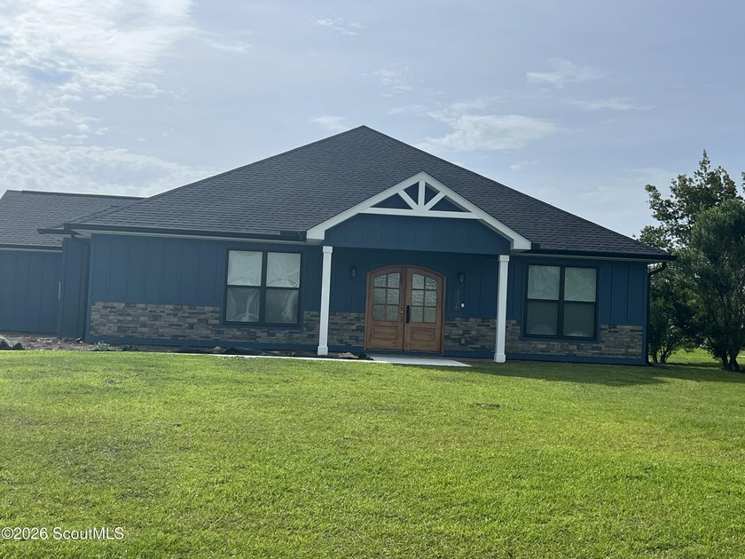 Lake front home with privacy fence and screened in porch. 4 - Beach Home for sale in Brunswick, Georgia on Beachhouse.com