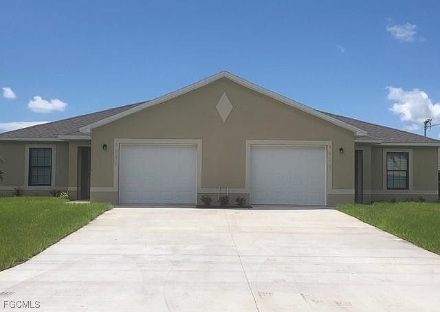 Location, location, location. Well maintained duplex with two - Beach Home for sale in Cape Coral, Florida on Beachhouse.com