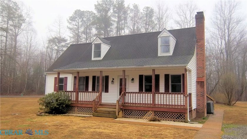 Saluda - 4 bedrooms, 2 1/2 baths... 1500 SF cape located at - Beach Home for sale in Saluda, Virginia on Beachhouse.com