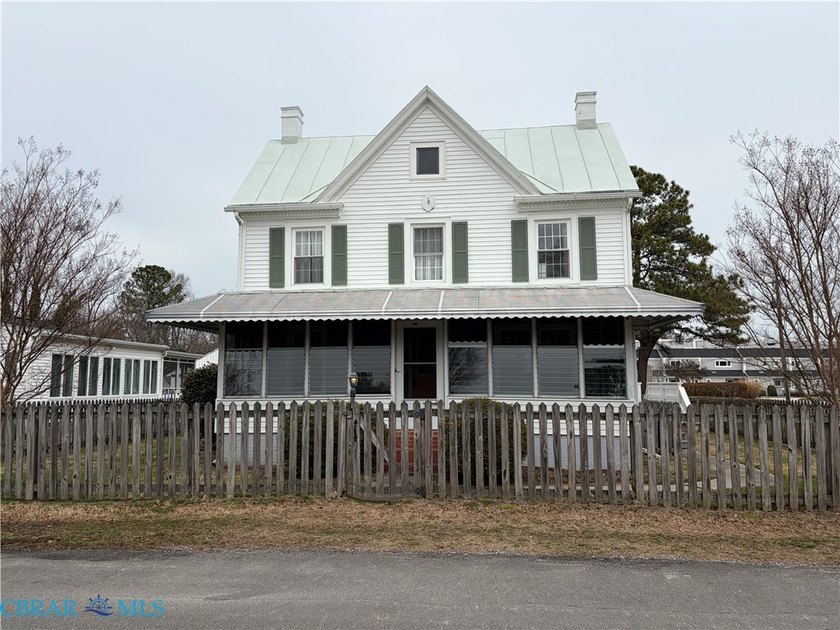 URBANNA VA- This Adorable Cottage is one of the *Historic - Beach Home for sale in Urbanna, Virginia on Beachhouse.com