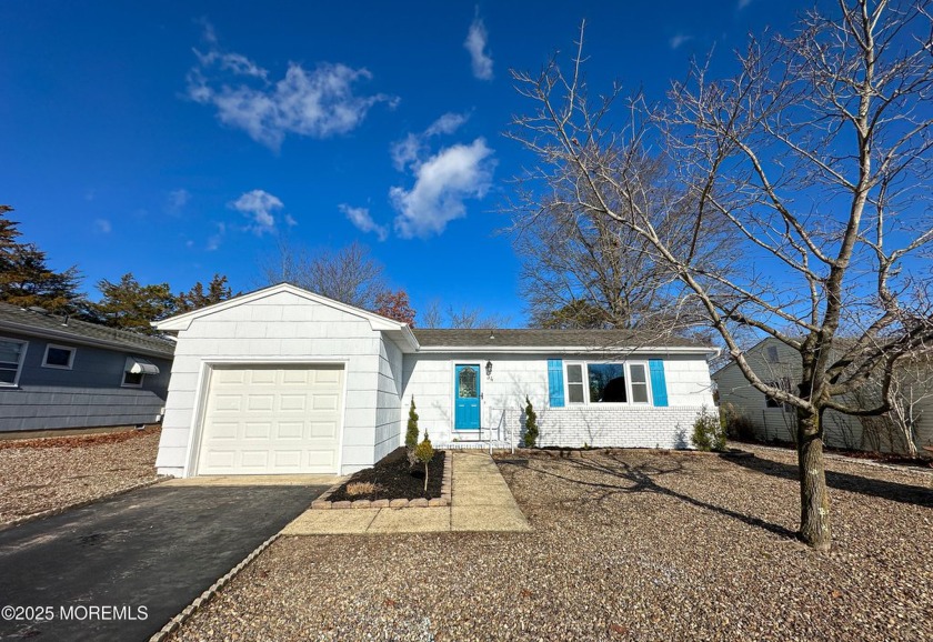 Move-In Ready!

This charming, remodeled home is perfect for - Beach Home for sale in Berkeley, New Jersey on Beachhouse.com