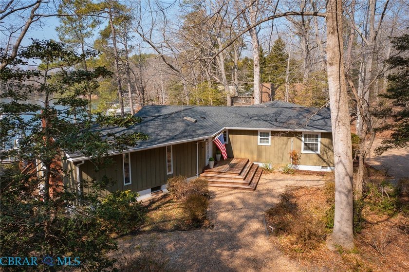 With almost 1.5 acres on Cod Creek off the Little Wicomico River - Beach Home for sale in Reedville, Virginia on Beachhouse.com