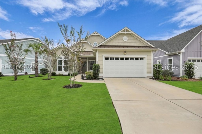 Stunningly beautiful 4-bedroom 3 bath home, plus bonus room with - Beach Home for sale in Bluffton, South Carolina on Beachhouse.com